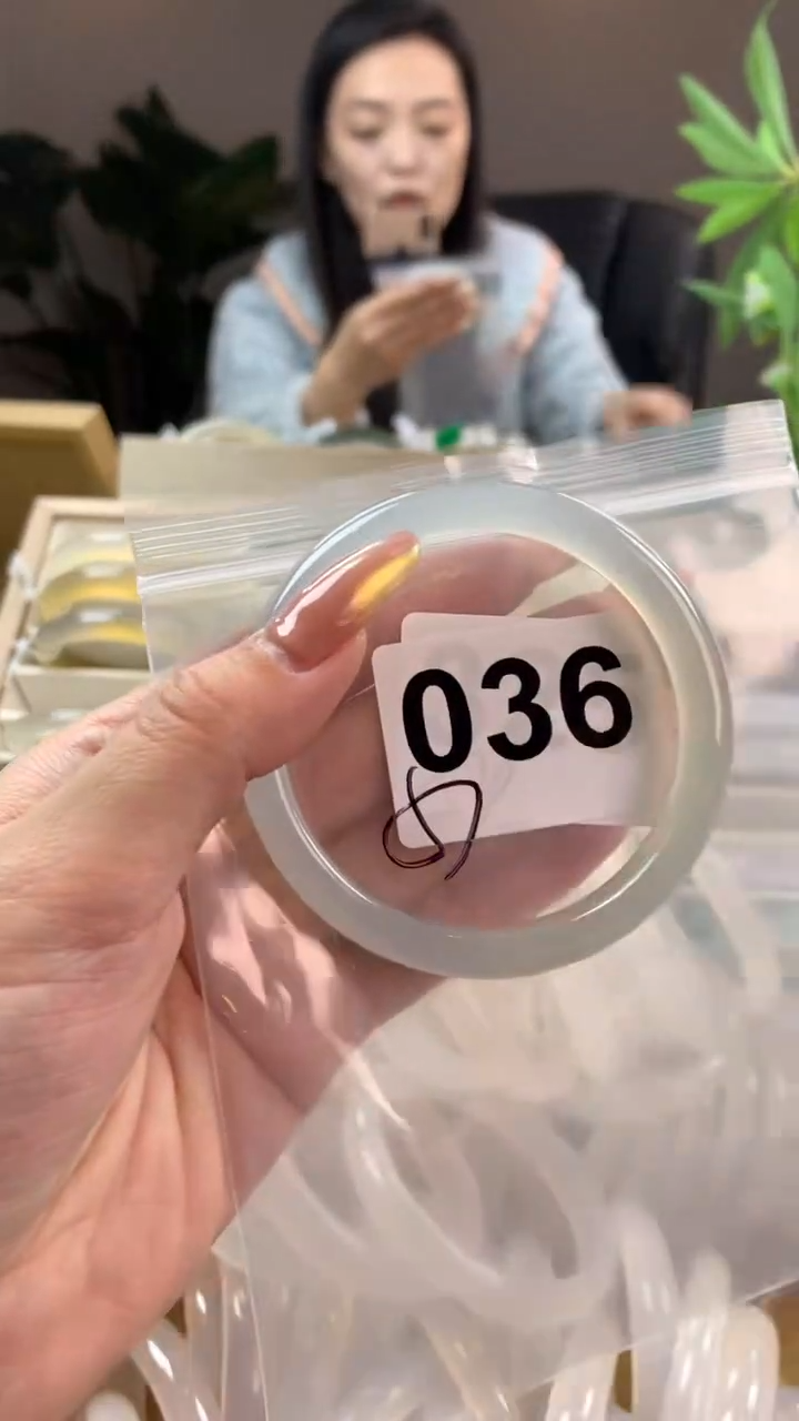 【闪购商品】玛瑙/玉髓手镯未镶嵌036