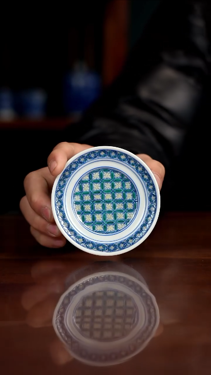 空山明月新派斗彩铜钱纹