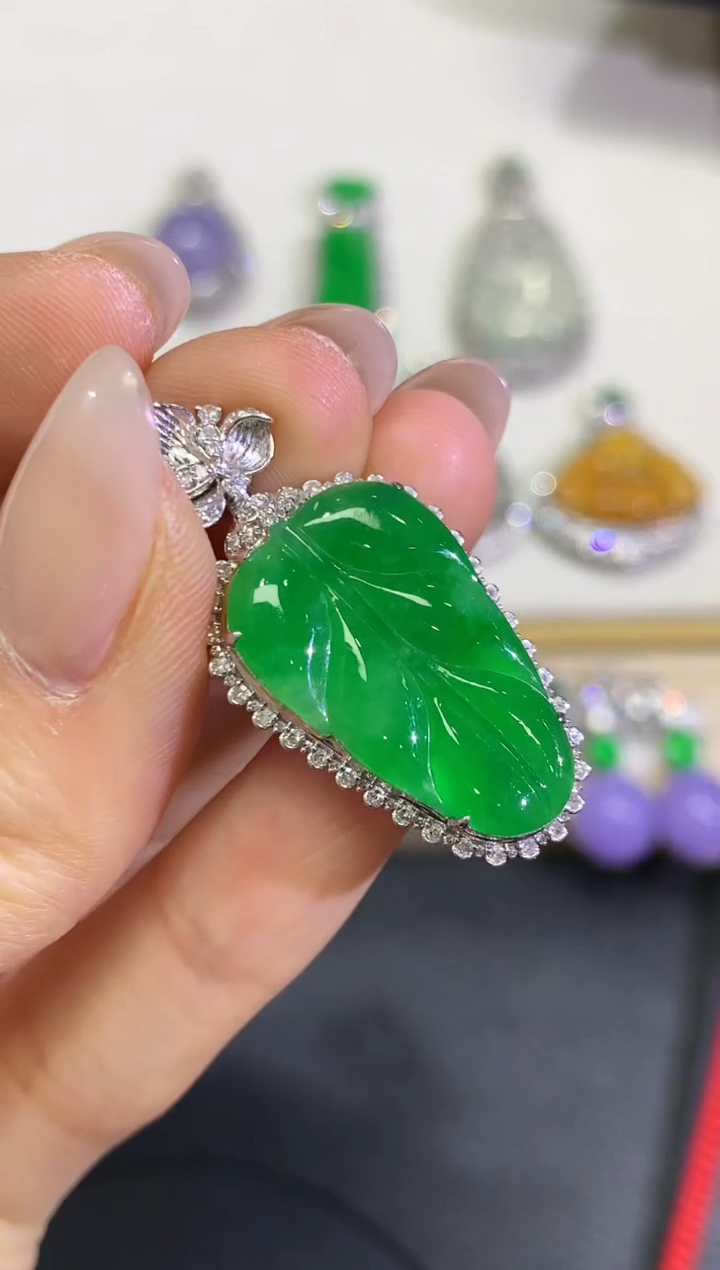 【闪购商品】翡翠颈饰18K金镶嵌团购30