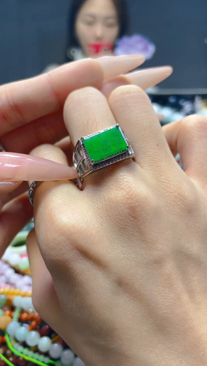 颈饰未镶嵌翡翠/R/翡翠A货，一件也是批发价