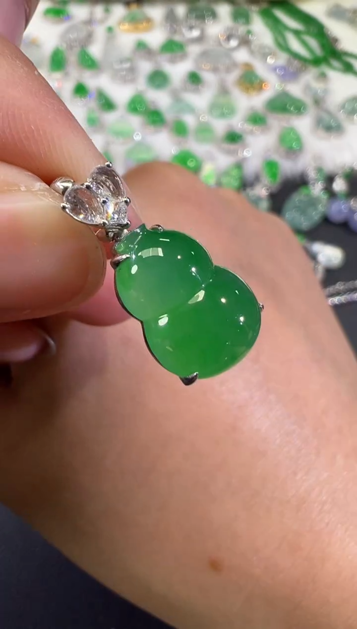 吊坠(不含链)18K金镶嵌翡翠B564|29800