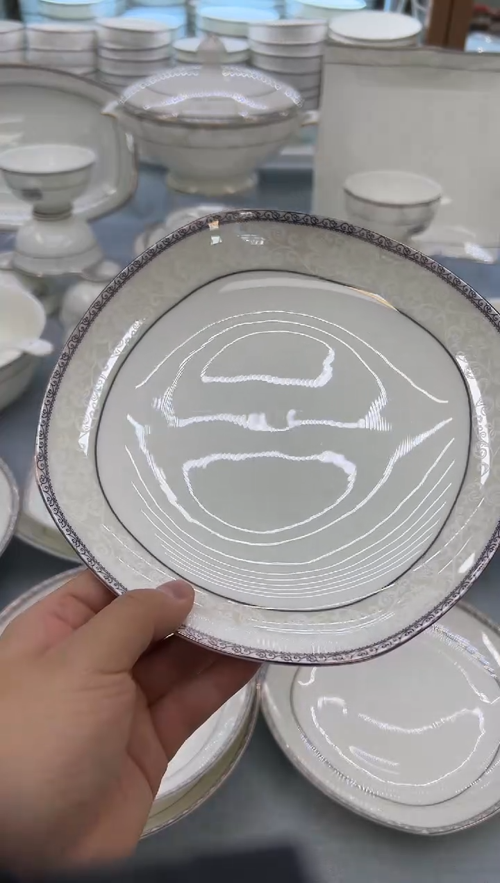 骨瓷玲珑8方2个  