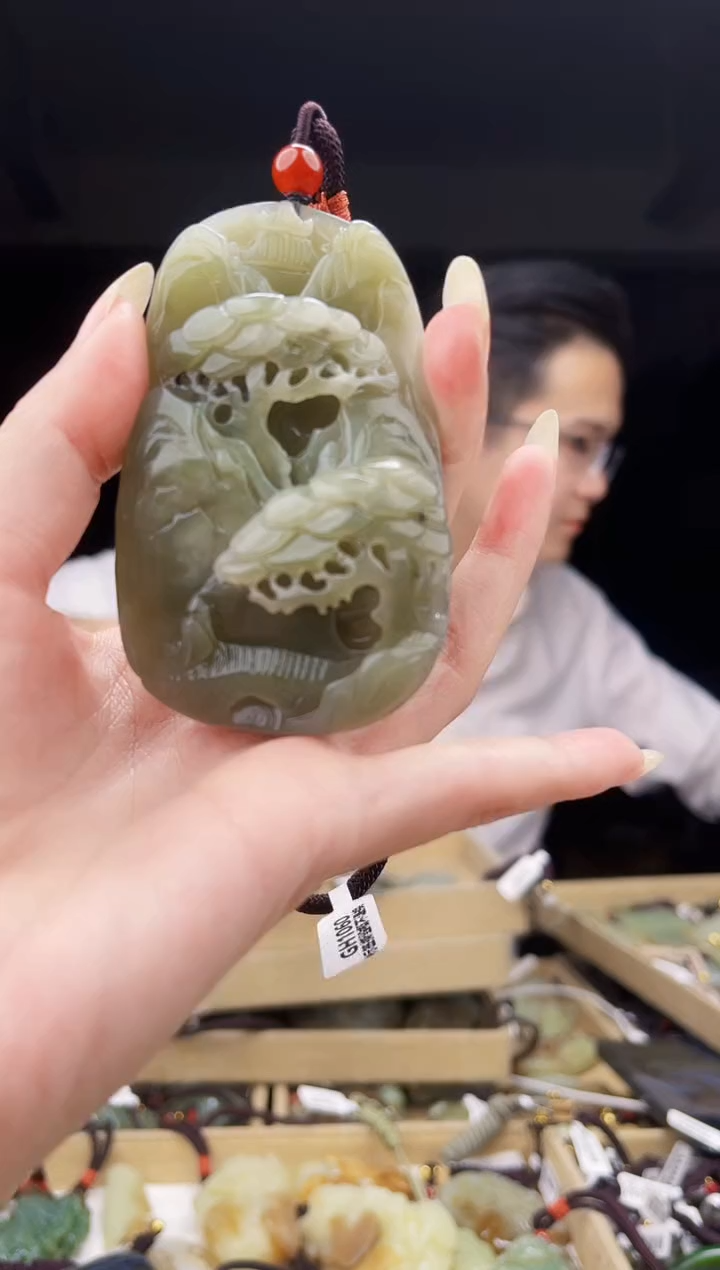 颈饰未镶嵌和田玉1