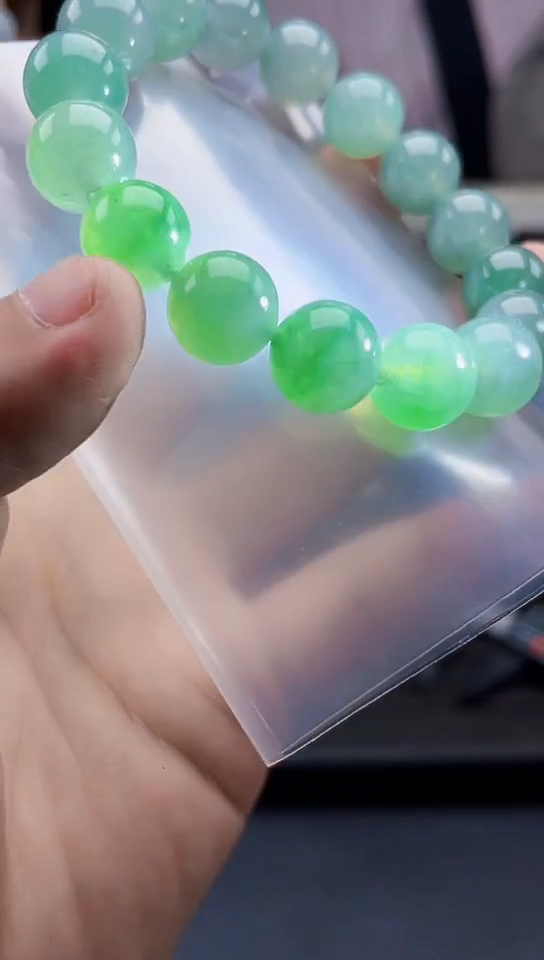 定制翡翠未镶嵌悦*?毛货需精细抛光拍一发一（多样性发货）