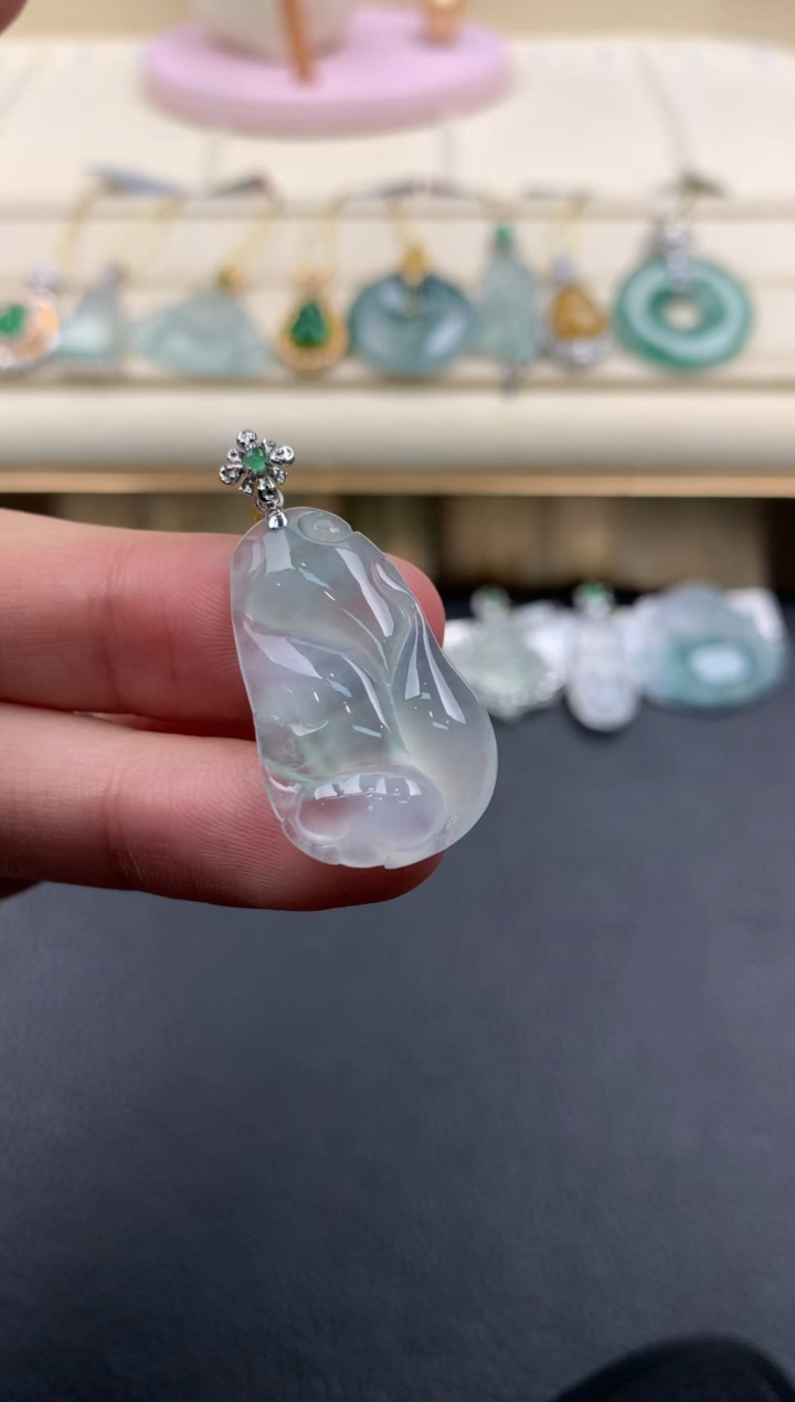 【闪购商品】翡翠颈饰18K金镶嵌A609