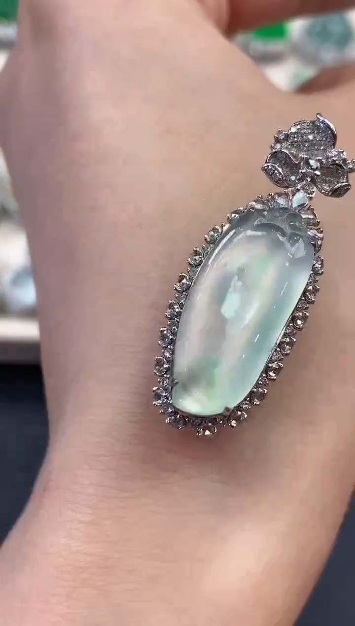 【闪购商品】翡翠吊坠(不含链)18K金镶嵌c94