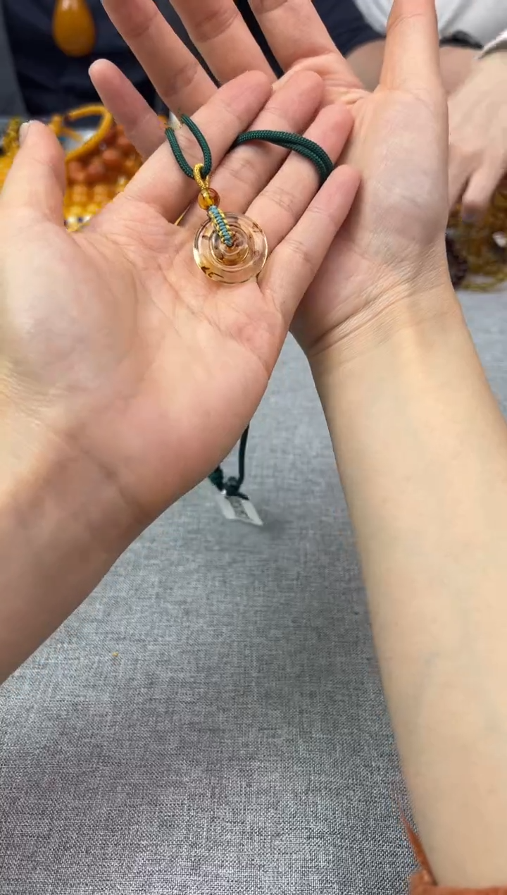 【闪购商品】琥珀颈饰未镶嵌23秒拍号