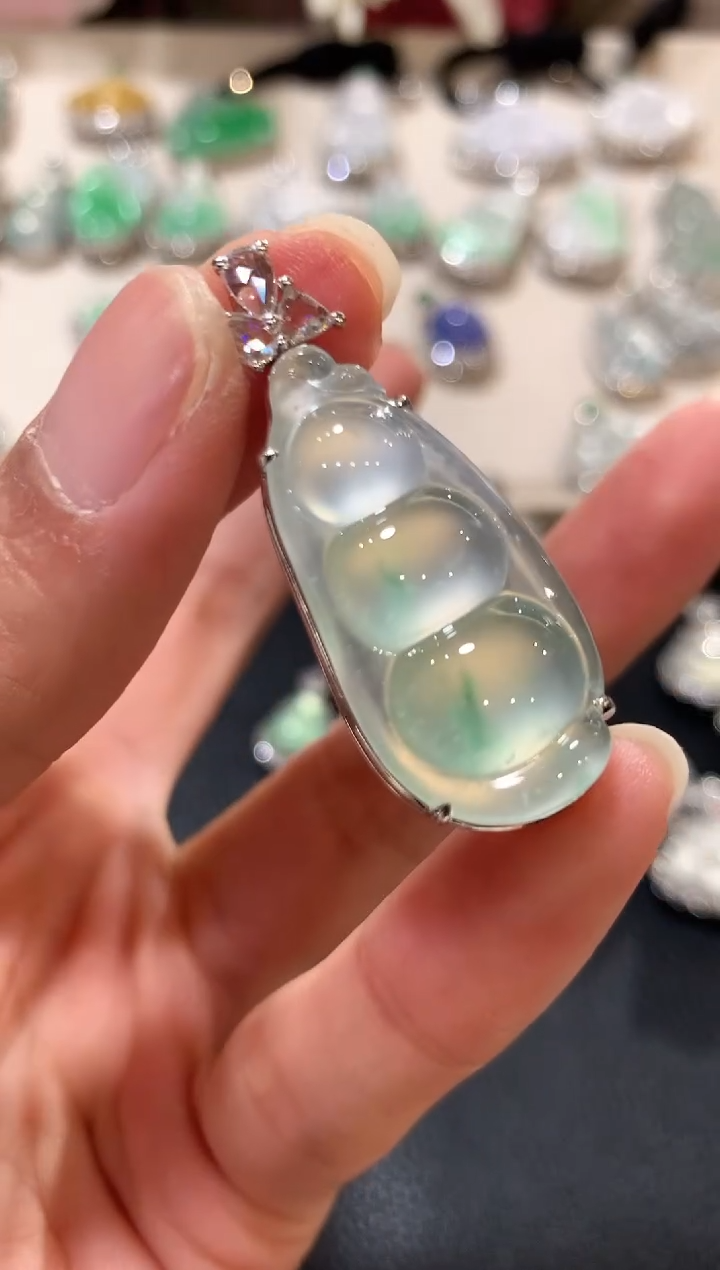 吊坠(不含链)18K金镶嵌翡翠n82  