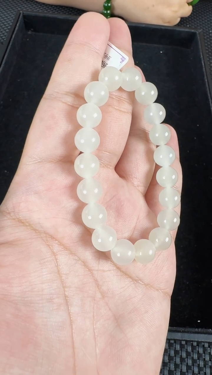 手串未镶嵌和田玉（碧玉）高冰质约12MM