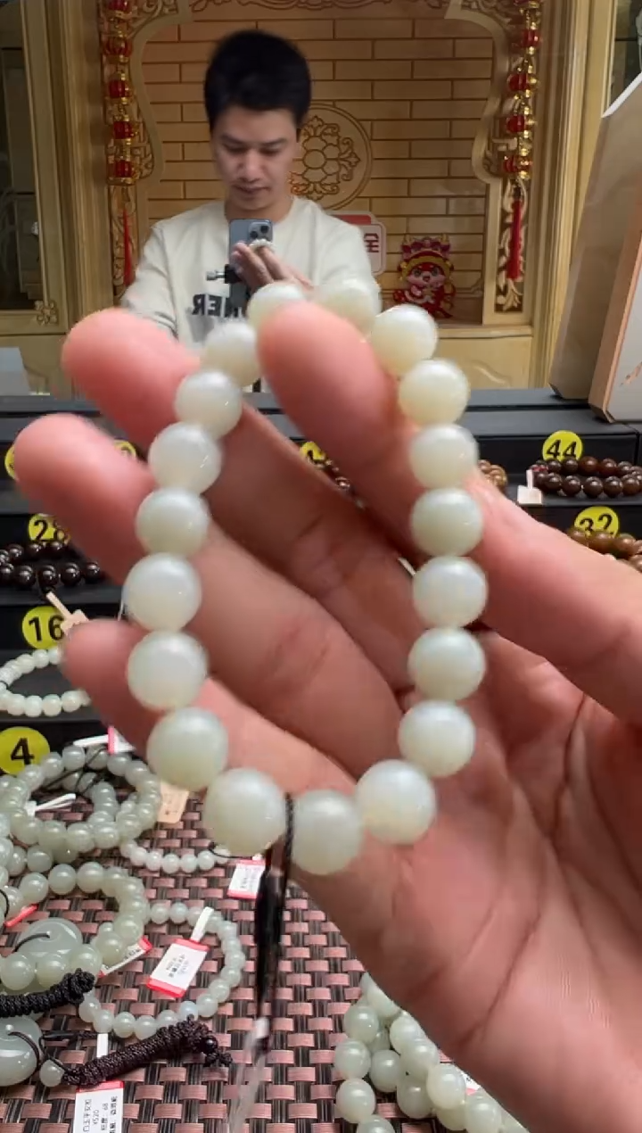 【闪购商品】和田玉手串未镶嵌且末料青白玉卡10手串