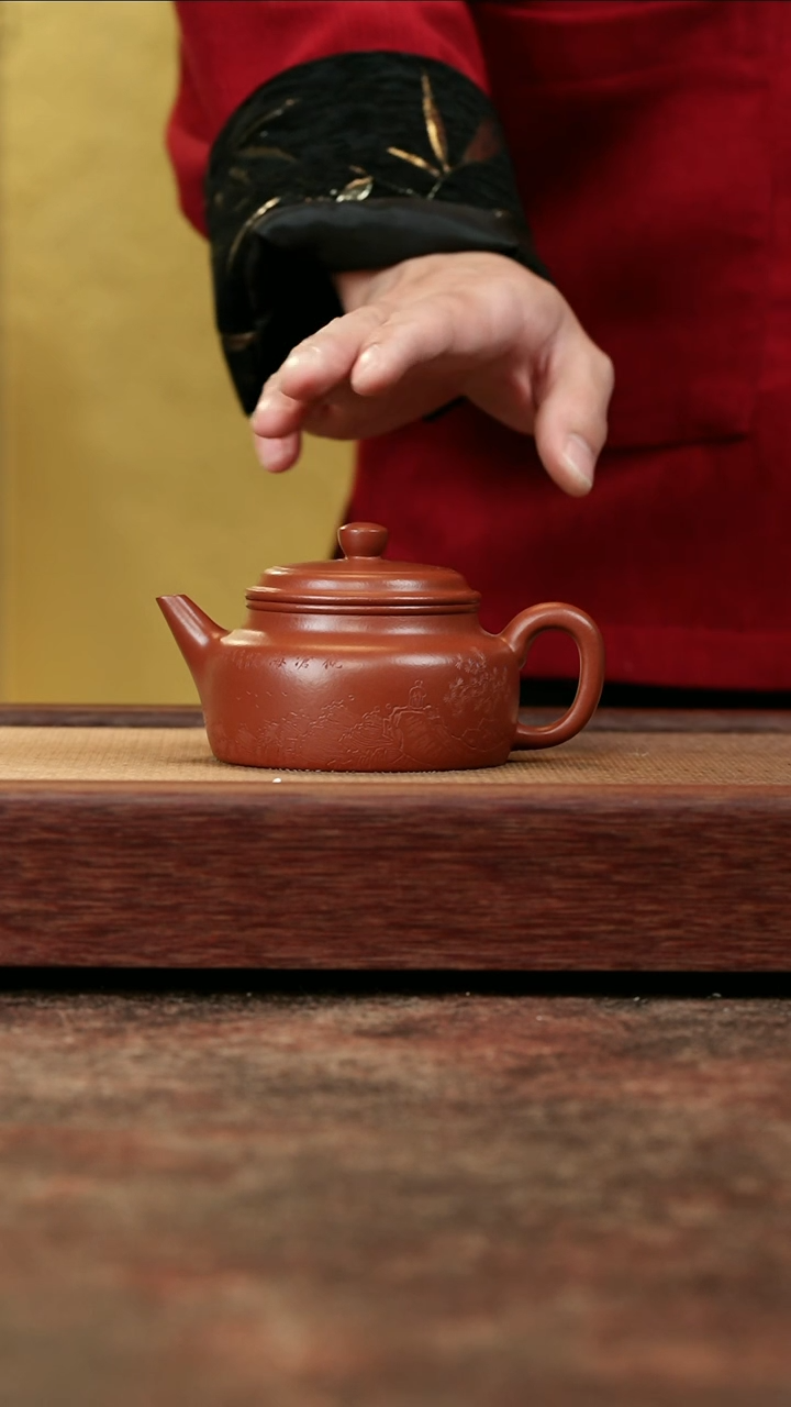 【闪购商品】紫砂茶壶李丹朱泥刻绘剑流德钟