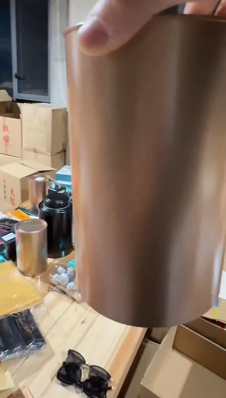 一个人的茶半斤···