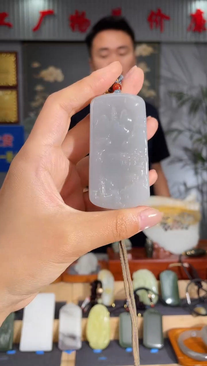 和田玉未镶嵌颈饰1