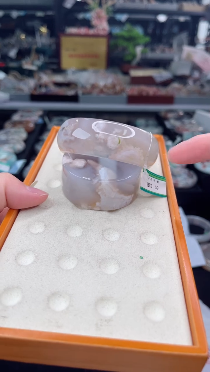 【闪购商品】石英质玉手镯未镶嵌59圈口（赠品镯心）1563333