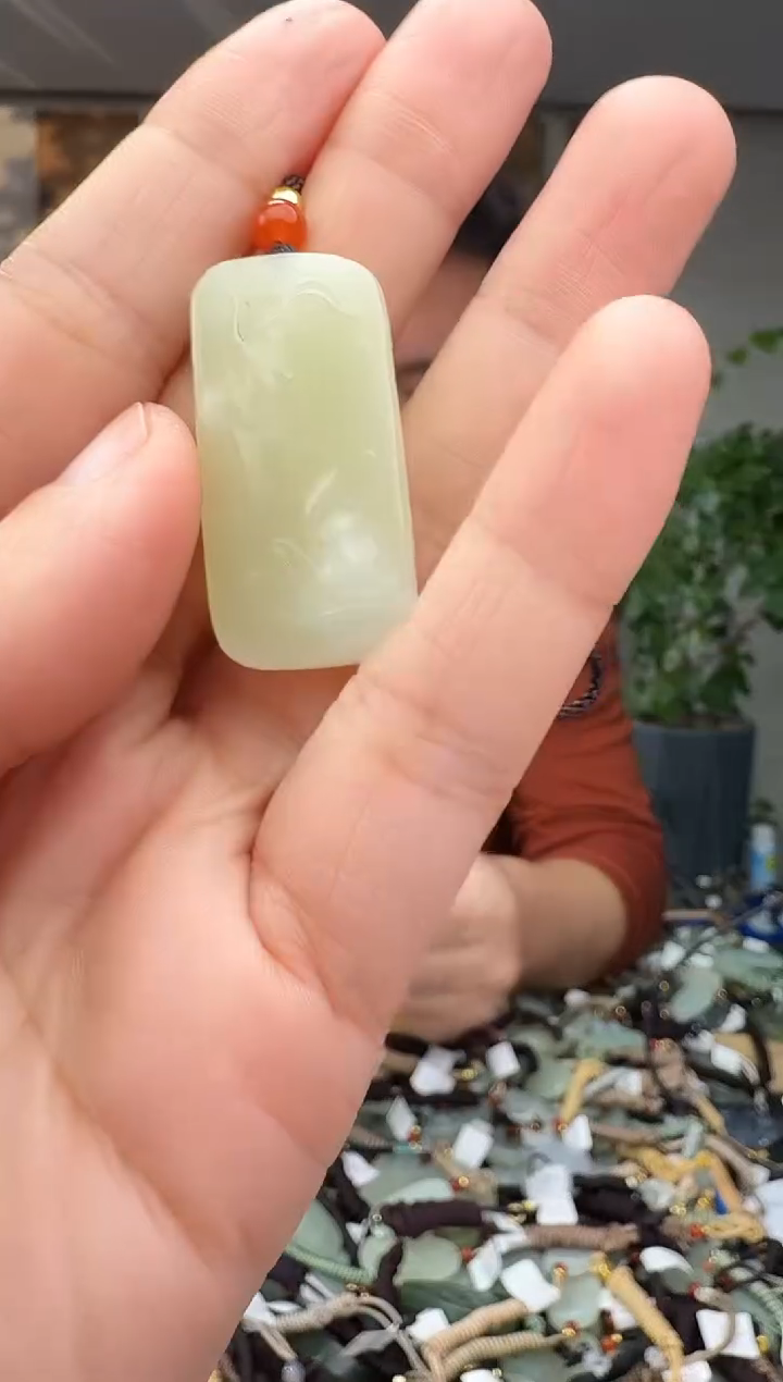 未镶嵌和田玉挂件拍一发一