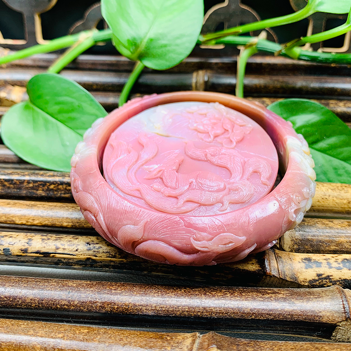 天然老矿七彩盐源玛瑙手工精雕九尾狐俏色仙色手镯