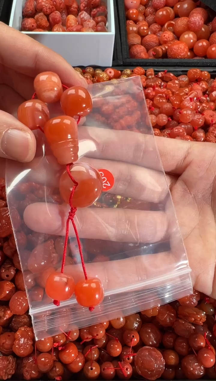 【闪购商品】南红玛瑙颈饰未镶嵌1