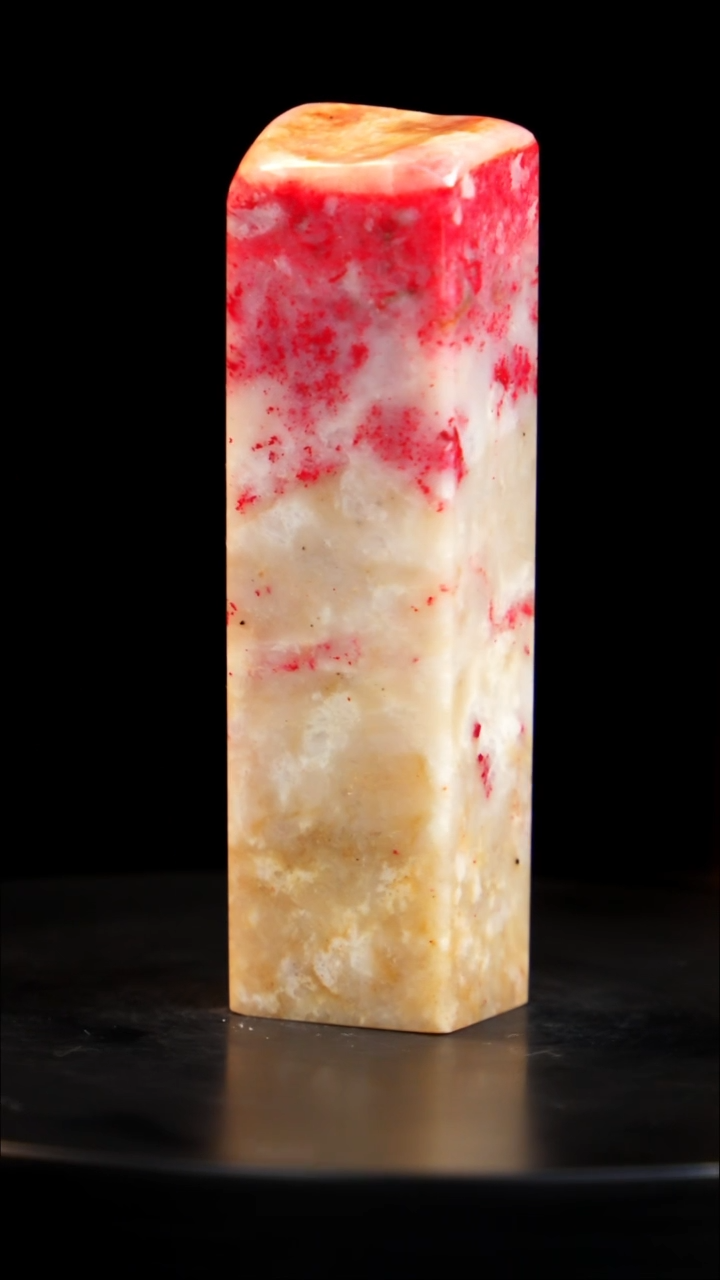 鸡血石瓷白鸡血石