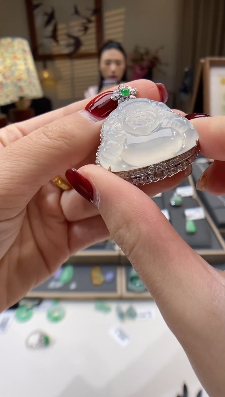 【闪购商品】翡翠颈饰18K金镶嵌财神