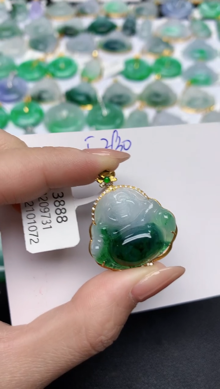 颈饰18K金镶嵌翡翠天然缅甸A货翡翠百元以上9元证书费自理