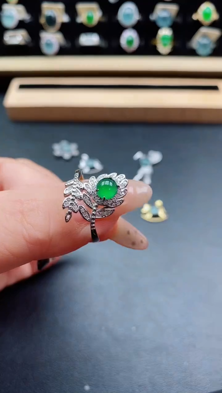 银S925镶嵌戒指翡翠1