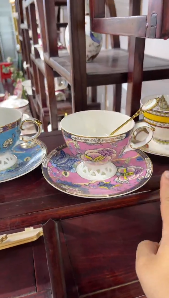 45%以上骨粉骨瓷咖啡杯搭配金勺