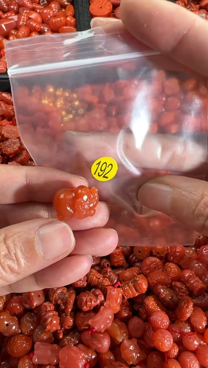 【闪购商品】南红玛瑙颈饰未镶嵌1
