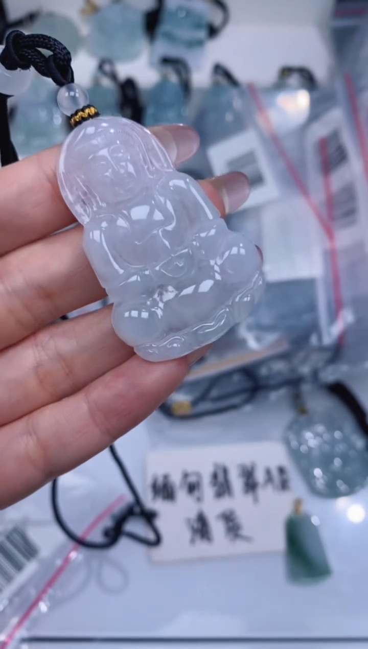 颈饰未镶嵌翡翠吊坠