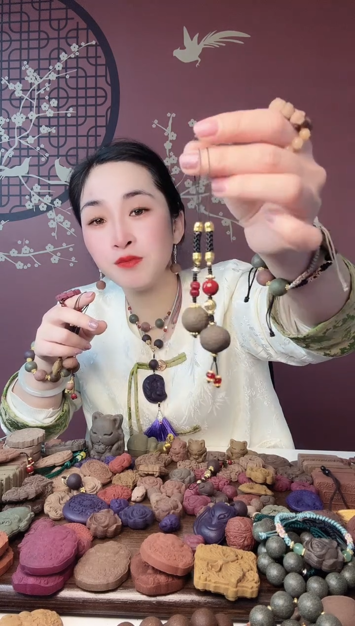 【闪购商品】泥塑降某香珠子设计款手机链