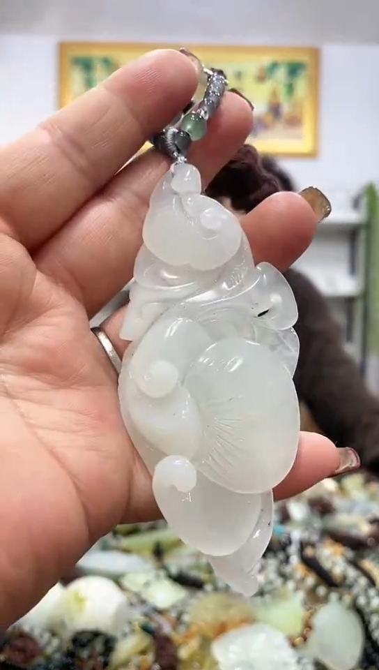 未镶嵌岫玉挂件 