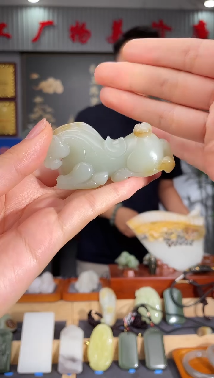 和田玉未镶嵌颈饰1