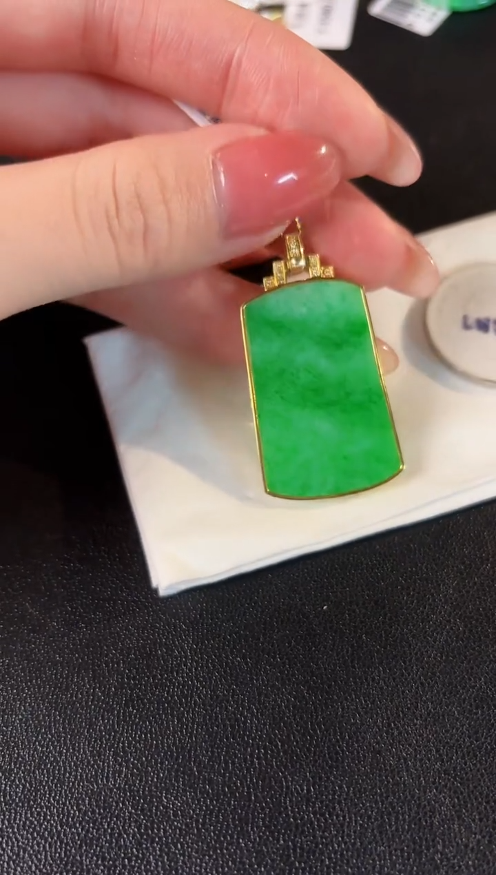 【闪购商品】翡翠颈饰18K金镶嵌 缅料A货/支持复检/一件