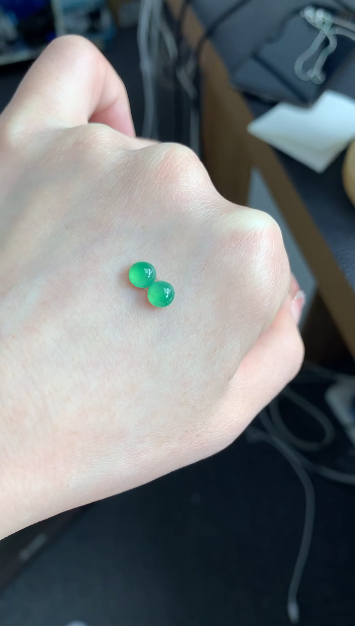 【闪购商品】定制翡翠未镶嵌一对蛋面