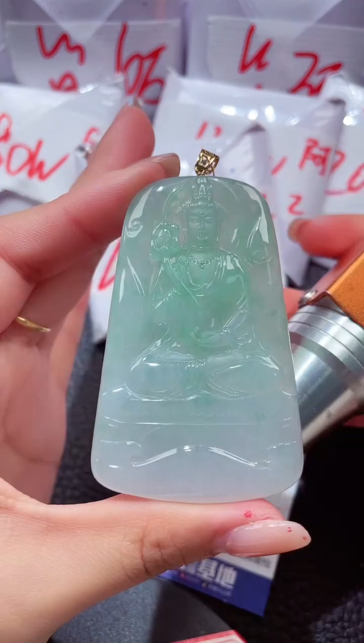 颈饰18K金镶嵌翡翠100