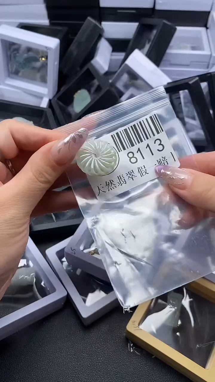 吊坠(不含链)未镶嵌翡翠8113