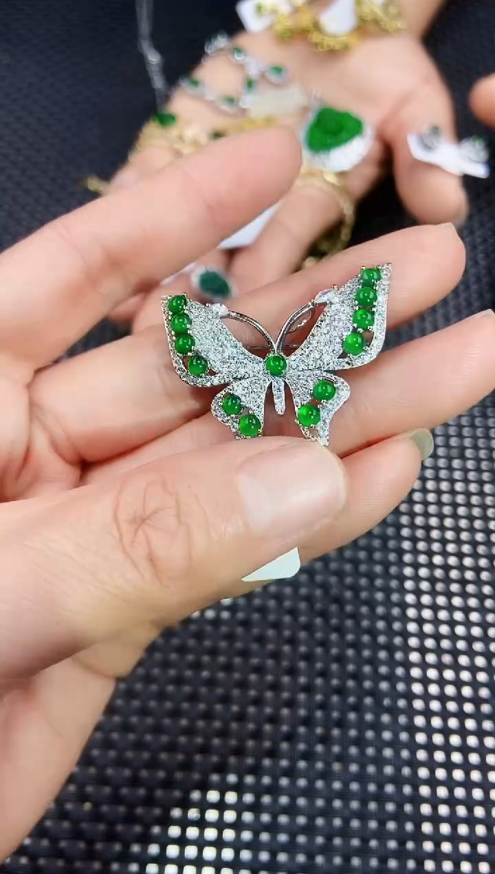 【闪购商品】翡翠颈饰未镶嵌111111111