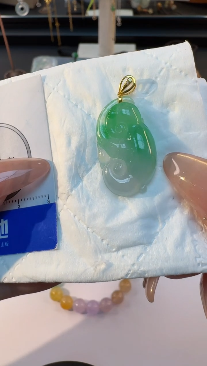 【闪购商品】翡翠颈饰18K金镶嵌缅甸翡翠A货吊坠