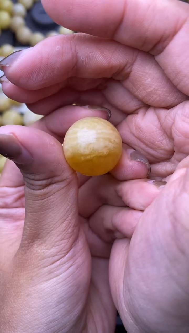 裸石琥珀未镶嵌大小姐珠宝100