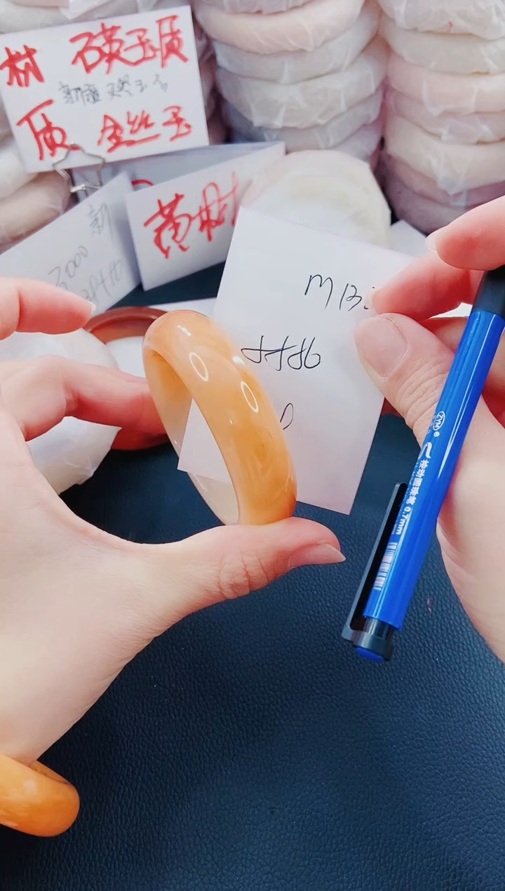 【闪购商品】石英质玉手镯未镶嵌m132-55/56