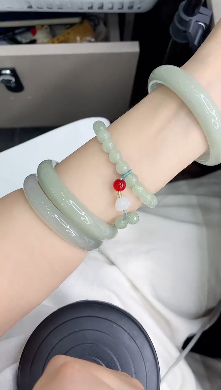 石英质玉手镯未镶嵌102-61.2