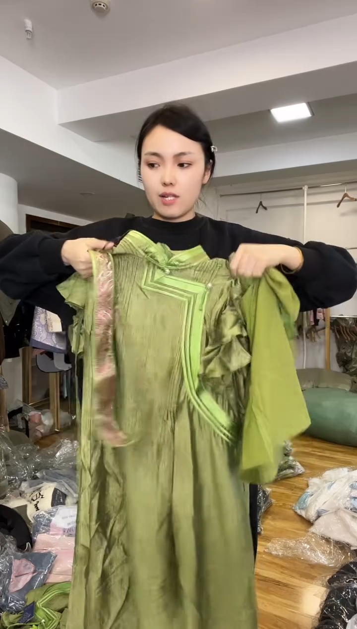 XL码      115-125斤  裙子