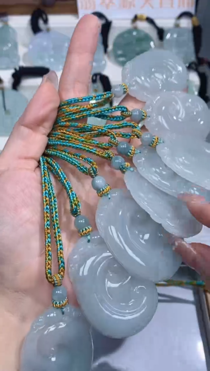 颈饰未镶嵌翡翠吊坠团购多样性发一件