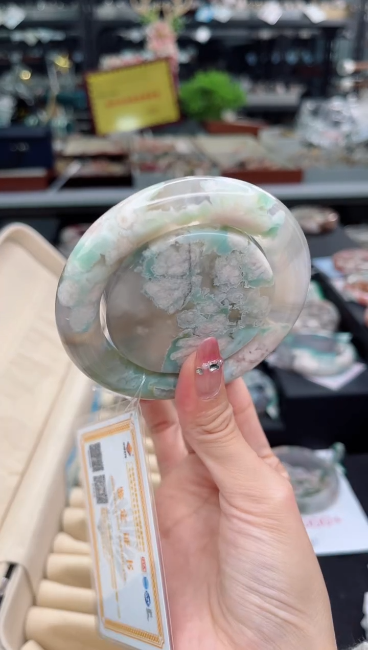 【闪购商品】石英质玉手镯未镶嵌57圈口（赠品镯心）8S8633