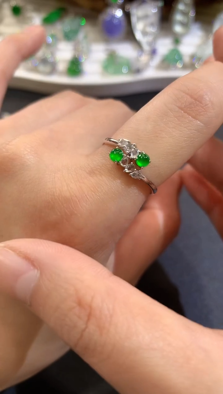 18K金镶嵌戒指翡翠A4 多样性发货一件