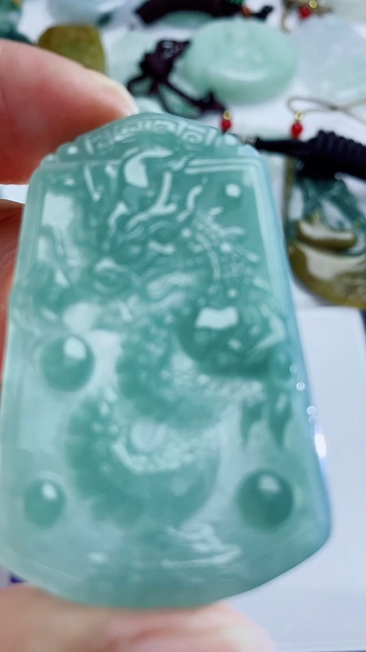 【闪购商品】翡翠吊坠(不含链)未镶嵌多样性随机发其一