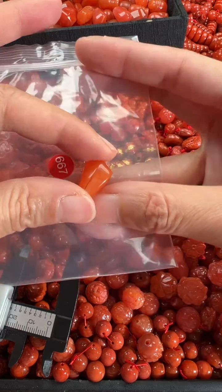 【闪购商品】南红玛瑙颈饰未镶嵌1