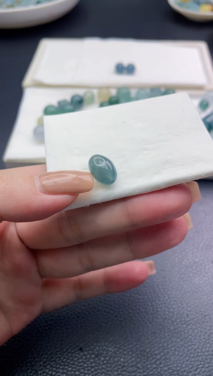 未镶嵌定制翡翠大**果珠子