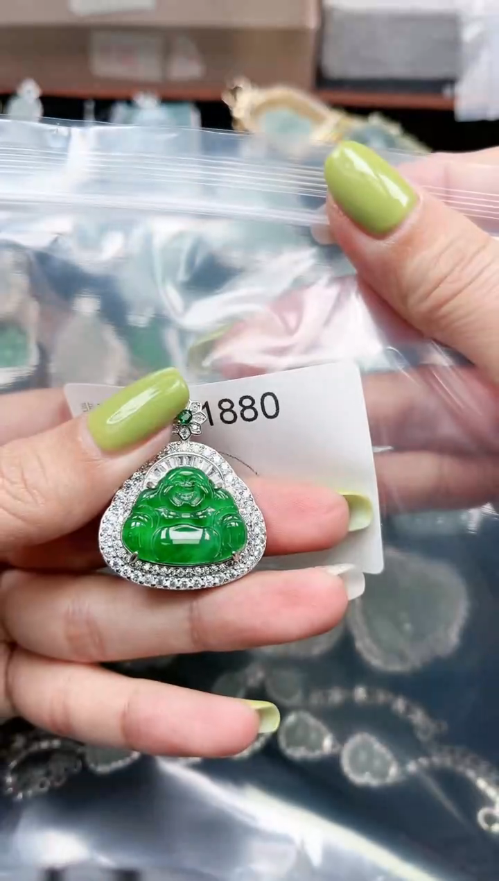 【闪购商品】翡翠颈饰未镶嵌1880赠皮绳