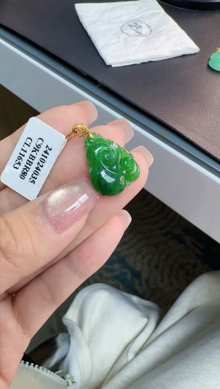 【闪购商品】翡翠颈饰18K金镶嵌缅甸翡翠A货吊坠