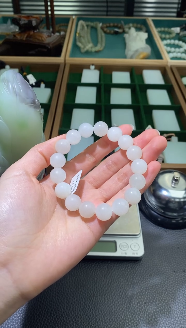 定制和田玉新疆山料圆珠手串12mm